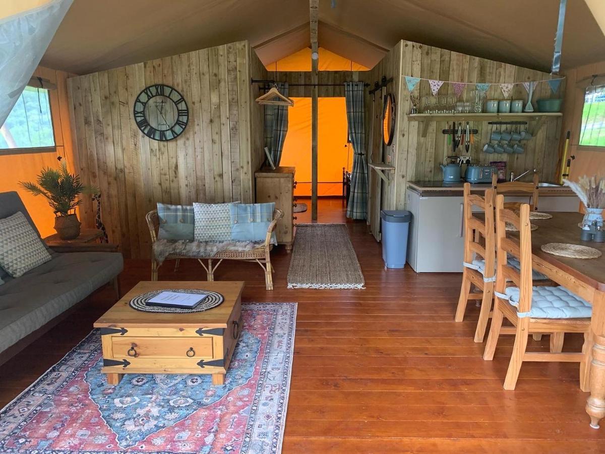Mountain View Safari Tent With Hot Tub In The Heart Of Snowdonia ดอลเกซเซย์ ภายนอก รูปภาพ